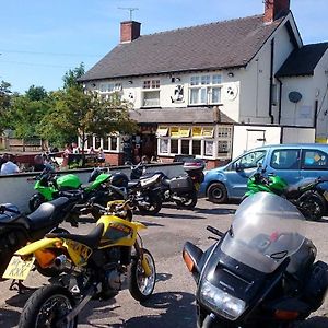 The Victoria Bikers Pub - Live Music Venue And Letting Rooms With Camping Facilities Coalville Exterior photo