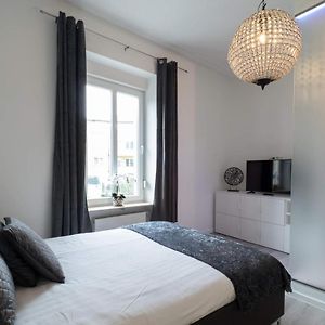 EXECUTIVE DOUBLE ROOM WITH EN-SUITE in GUEST HOUSE RUE TREVIRES R3 Luxemburg Exterior photo
