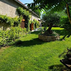 Bed and Breakfast Domaine Des Maillets Blot-l'Eglise Exterior photo