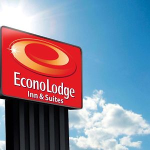 Econo Lodge Inn & Suites Yankton Exterior photo