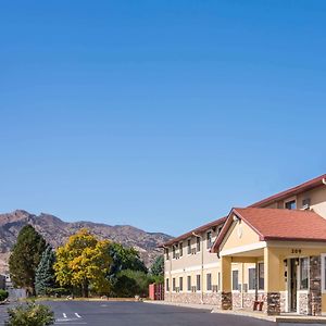 Super 8 By Wyndham Canon City Exterior photo