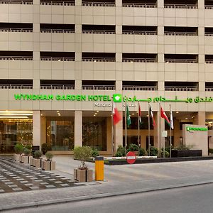 Hotel Wyndham Garden Manama Exterior photo