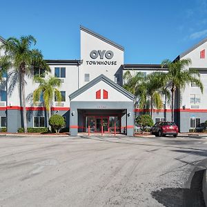 Hotel Oyo Townhouse Orlando West Exterior photo