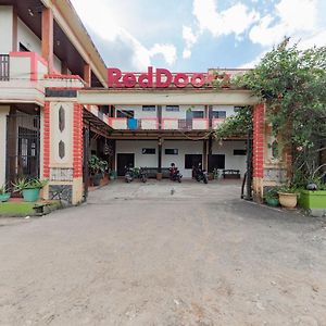 Hotel Reddoorz Near Samarinda Square Exterior photo