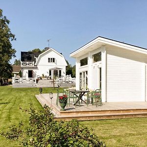 Amazing Home In Mmeberg With Wifi And 2 Bedrooms Åmmeberg Exterior photo