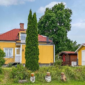 Amazing Home In Motala With Internet And 1 Bedrooms Exterior photo