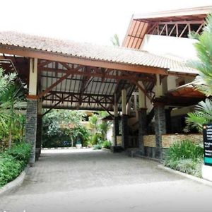 Pondok Layung Resort Anyer Serang Exterior photo