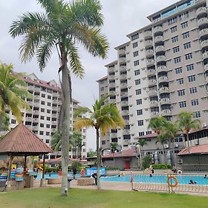Glory Beach Resort, Pd @ Ocean Breeze Port Dickson Exterior photo