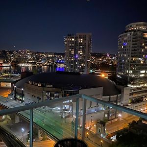 Beautiful Bright Modern Condo With Water View And Ac In Dt Vancouver 2Br,3Bd,2Bt Sleeps 6 Guests Free Parking Netflix Included Exterior photo