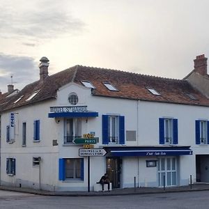 Hôtel Sainte-Barbe Guignes-Rabutin Exterior photo