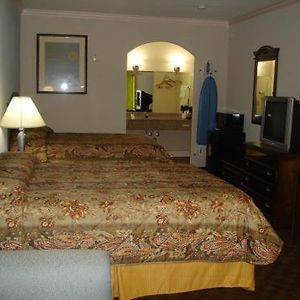 Scottish Inn & Suites Houston Room photo