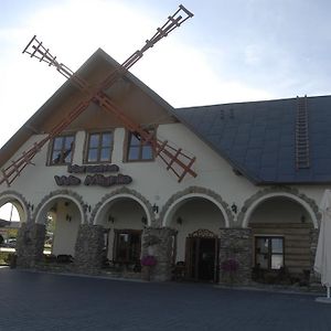 Hotel Karczma We Mlynie Tuszyn Exterior photo