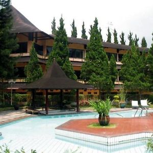 Queen Garden Hotel Distrikt Baturaden Exterior photo