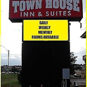 Townhouse Inn & Suites Omaha Exterior photo