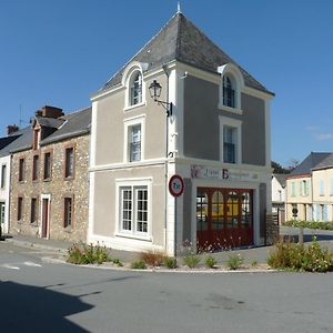 Hotel Beausejour Sainte-Suzanne  Exterior photo