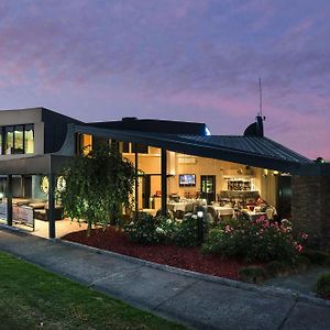 Best Western Mahoneys Motor Inn Melbourne City Exterior photo
