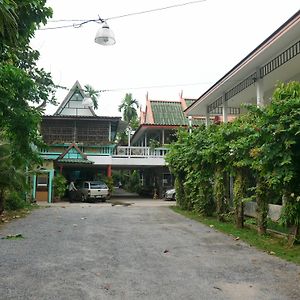 L.O.M. Resort Rayong Exterior photo