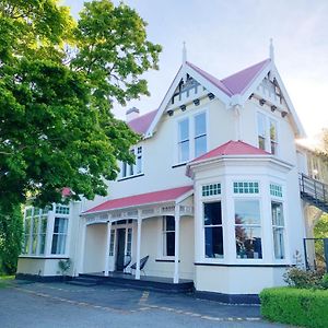 The Vicarage Boutique Bed And Breakfast Oamaru Exterior photo