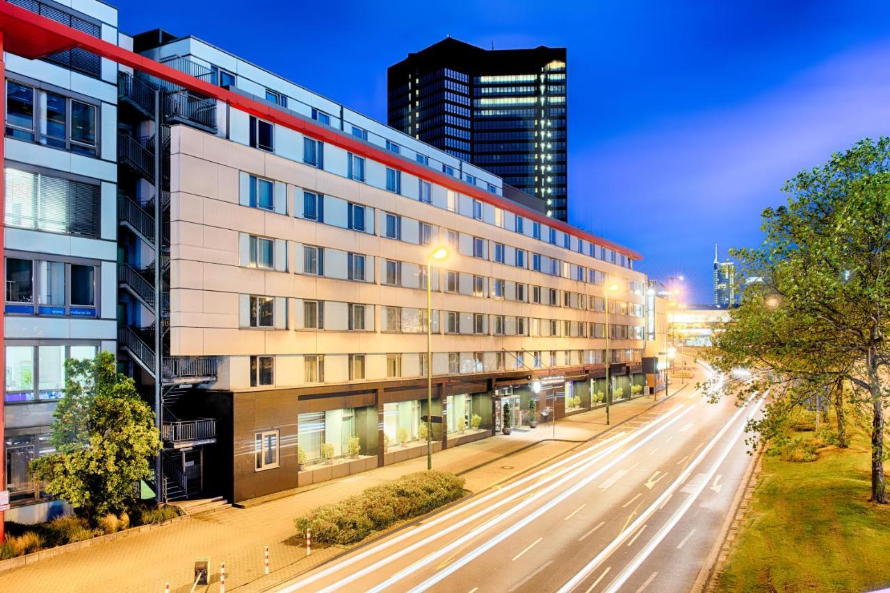 Hotel Ramada By Wyndham Essen Exterior foto