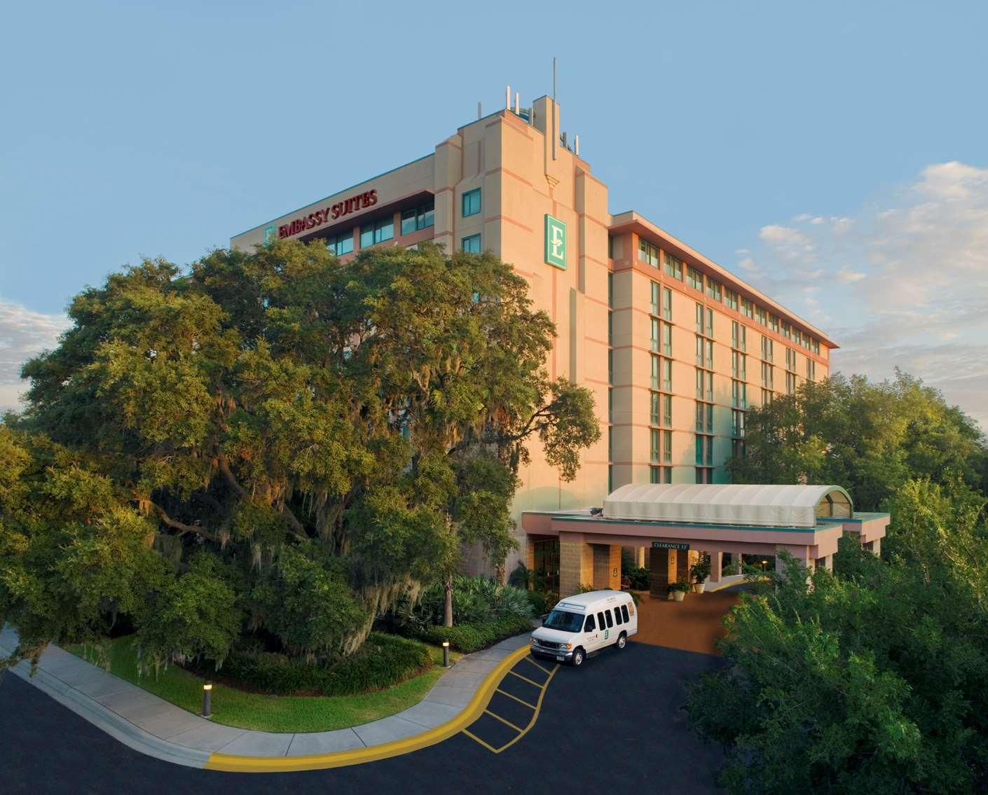 Embassy Suites Tampa - USF / Busch Gardens Exterior foto