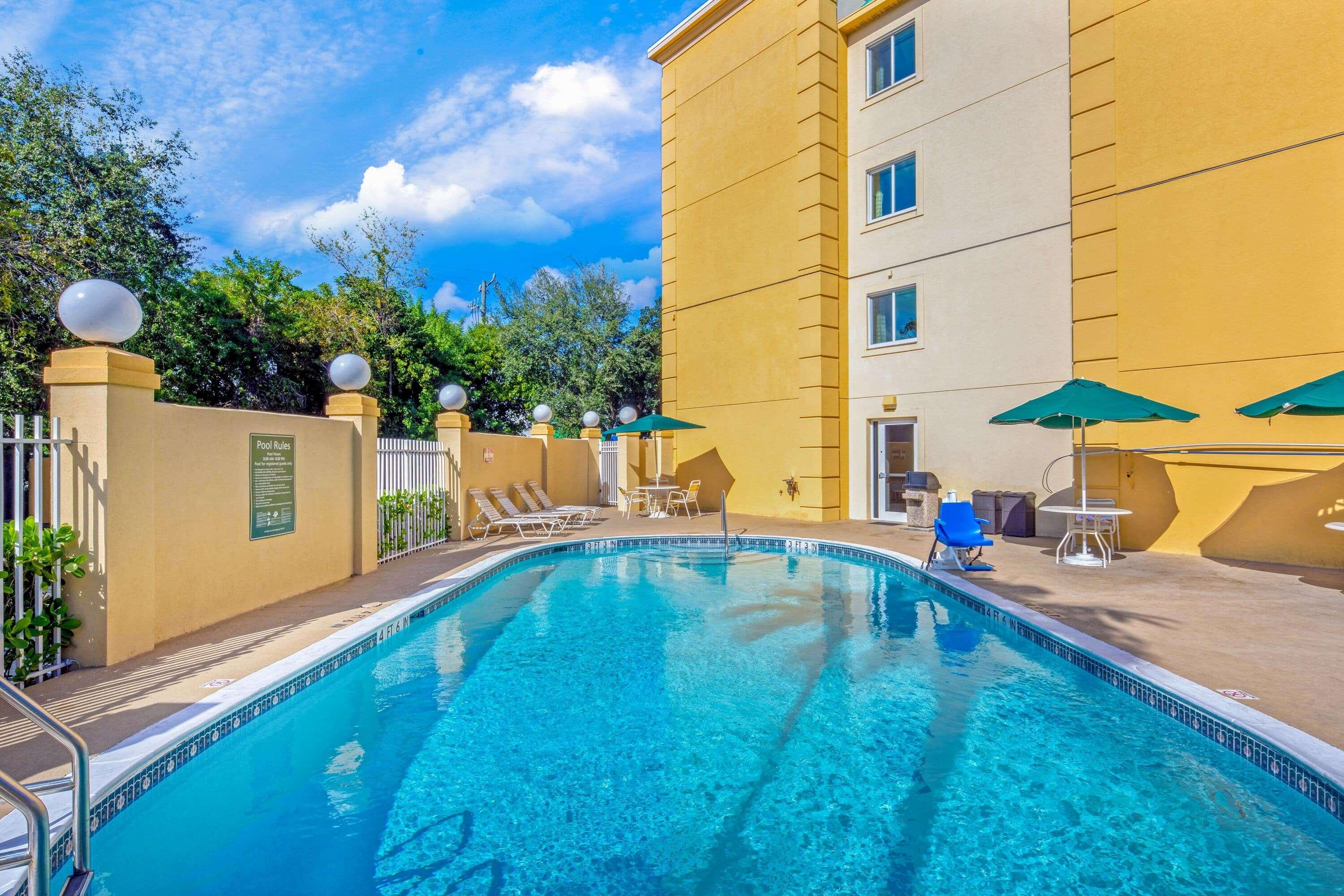 Hotel La Quinta By Wyndham Miami Cutler Bay Exterior foto