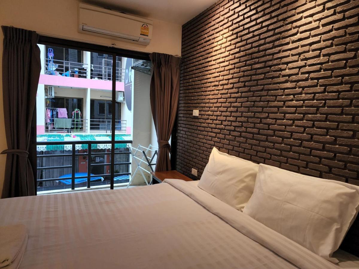 Hostel Dfeel House Patong Exterior foto
