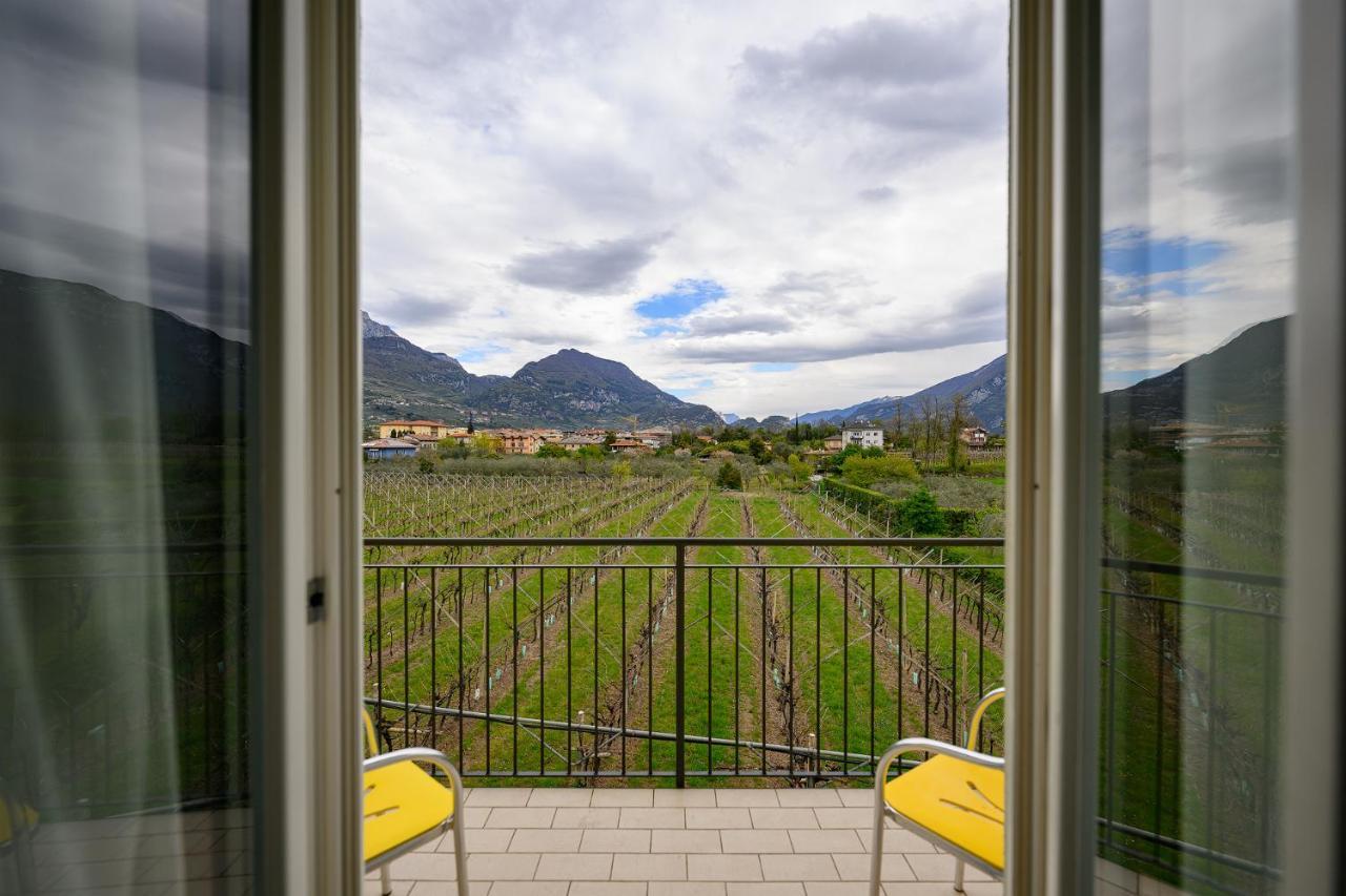 Villa Nicolli Romantic Resort - Adults Only Riva del Garda Exterior foto