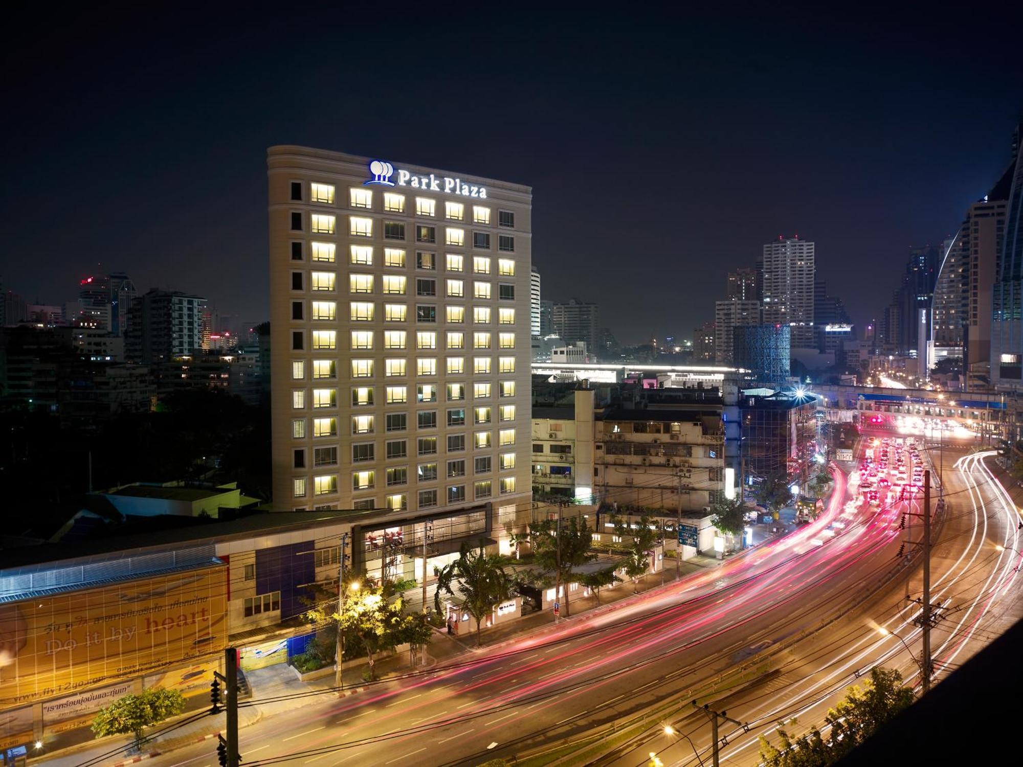 Hotel Park Plaza Sukhumvit Bangkok Exterior foto