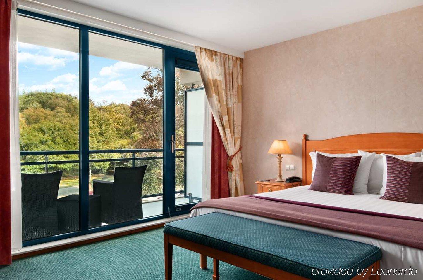Hotel Doubletree By Hilton Royal Parc Soestduinen Zimmer foto