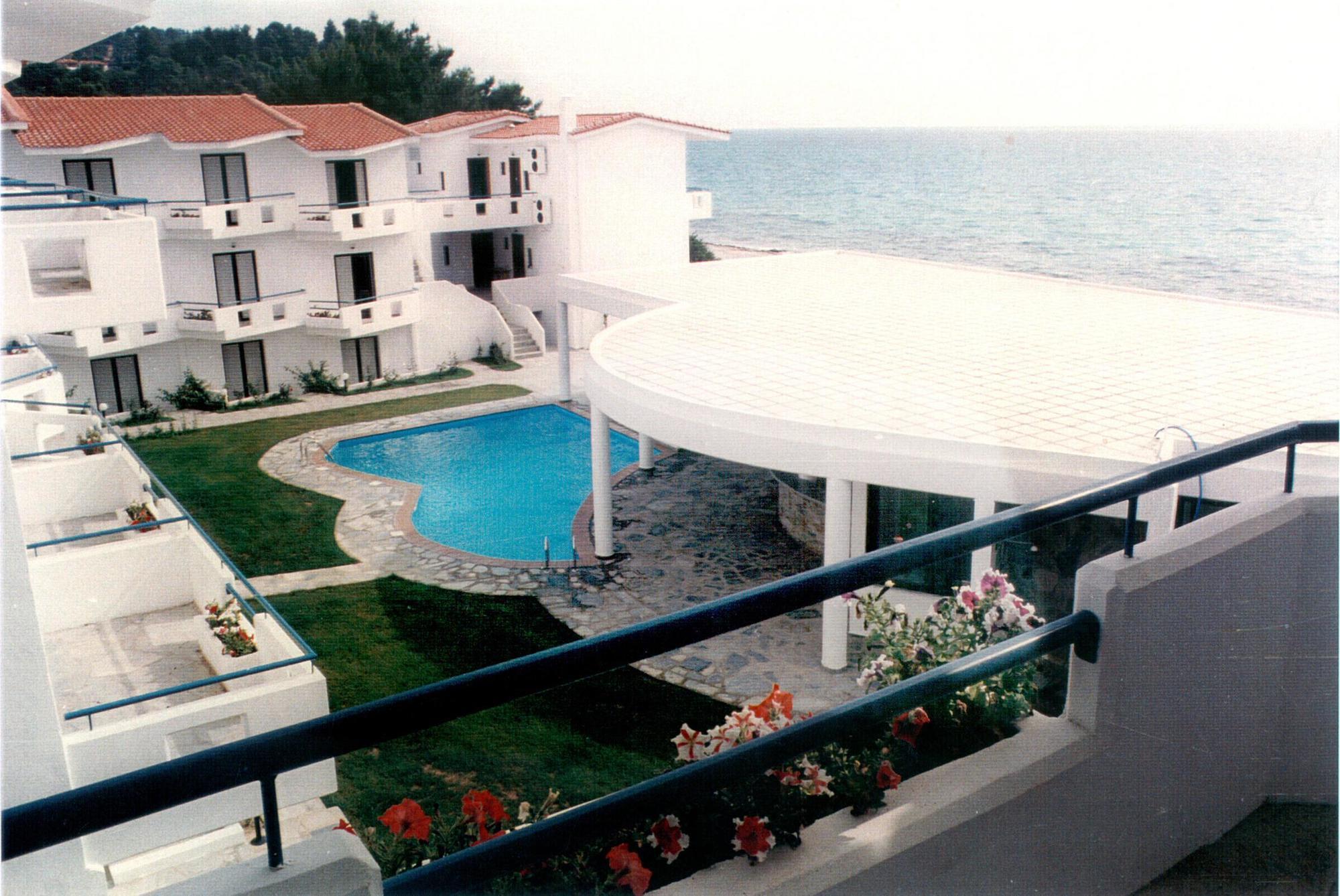 Xenios Dolphin Beach Hotel Posidi Exterior foto