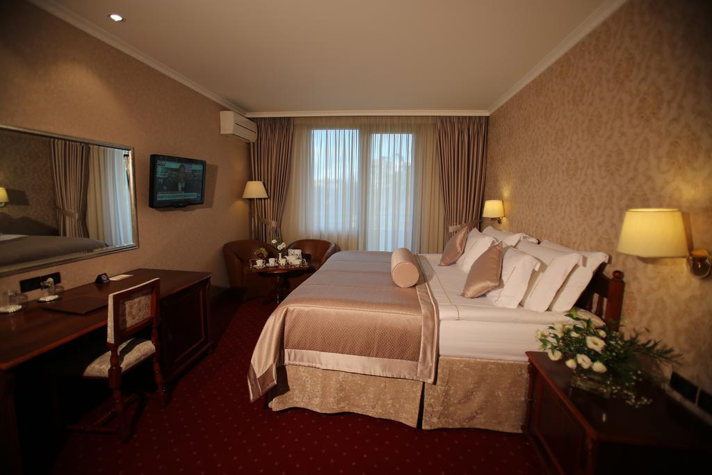 Grand Hotel & Spa Tirana Exterior foto