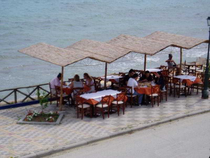 Xenios Dolphin Beach Hotel Posidi Exterior foto