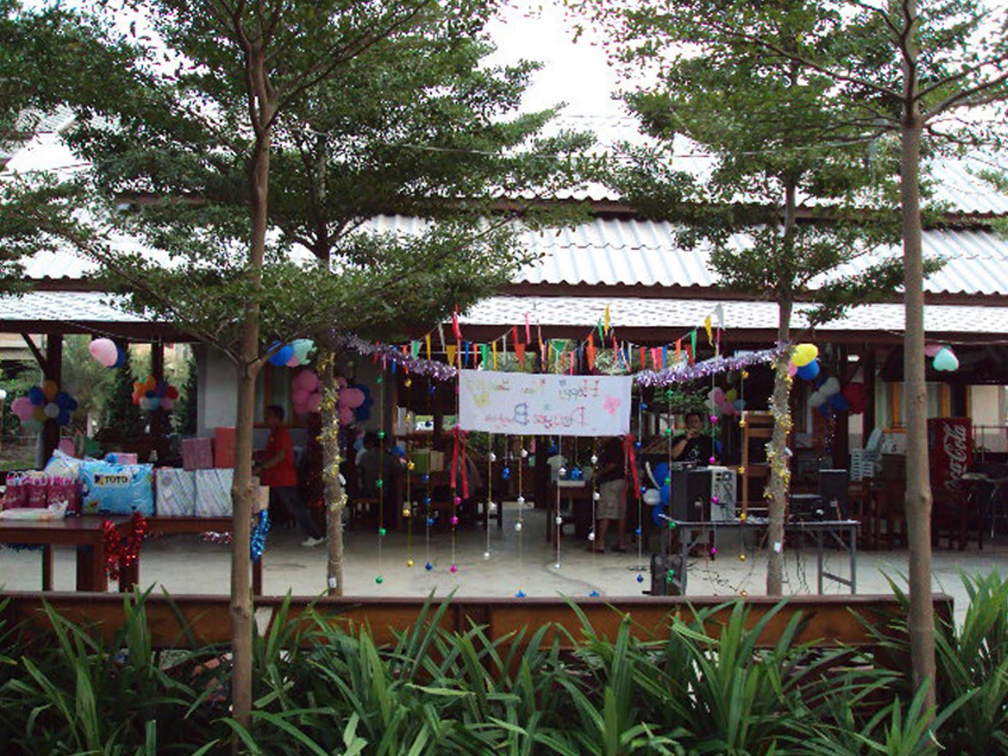 Baan Siriporn Resort Samut Songkhram Exterior foto