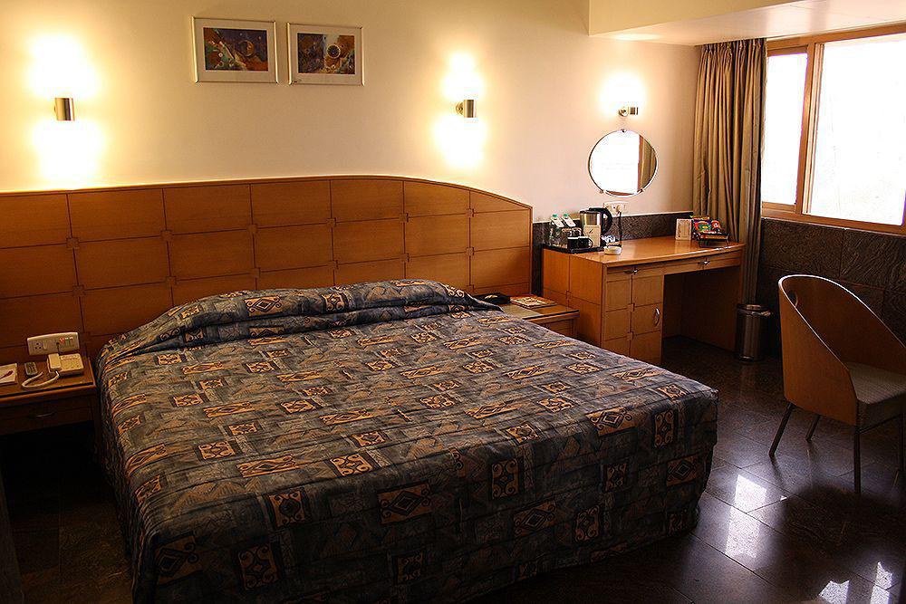 Ramee Guestline Hotel Khar Mumbai Zimmer foto