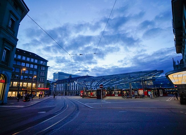 Bern railway station photo