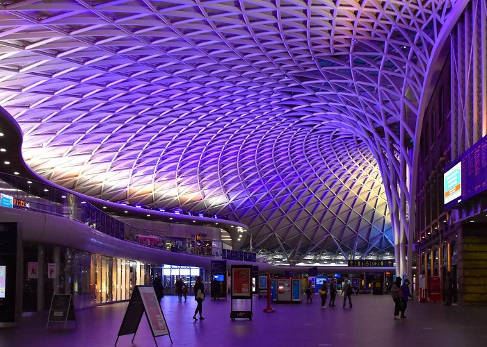 King's Cross St. Pancras tube photo