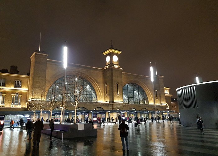 King's Cross St. Pancras tube photo