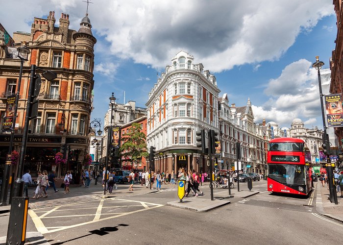 Piccadilly Circus photo