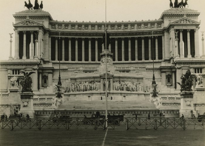 Monument of Vittorio Emanuele II The Monumento Nazionale a Vittorio Emanuele II in Rome, Italy in ... photo