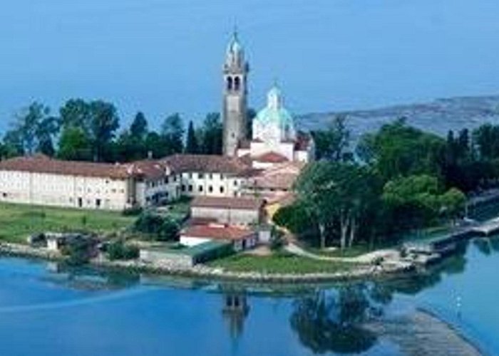 Santuario di Barbana Vocazioni in crisi: si arrendono anche gli ultimi cinque frati ... photo