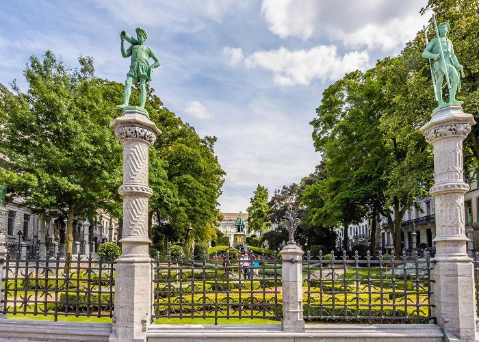 Sablon Square du Petit Sablon | Visit Brussels photo