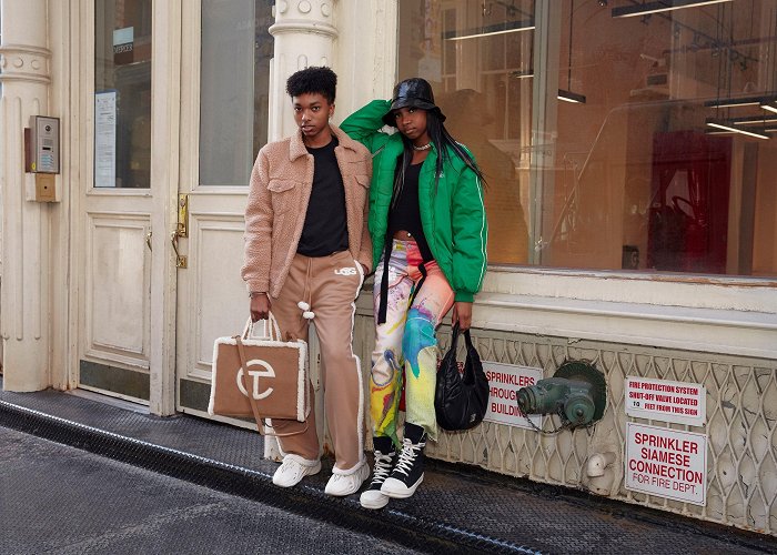 SoHo Shopping District Roaming SoHo With New York's Stylish Holiday Shoppers | Vogue photo