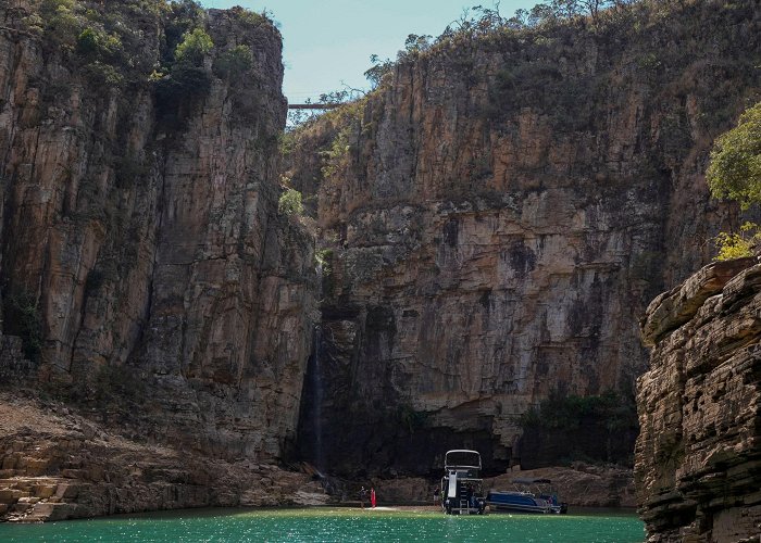 Canyon Furnas Wall of rock falls on boaters on Brazilian lake, killing 6 – KTSM ... photo