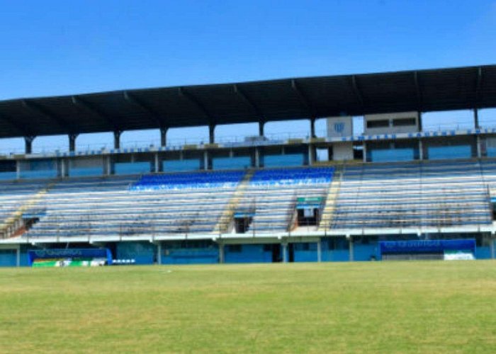 Estadio do Vale Lanterna e vice-lanterna, Novo Hamburgo e Aimoré se enfrentam pela ... photo