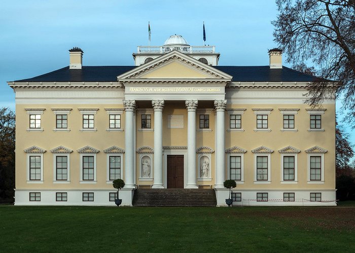 Wörlitzer Park Palace in Wörlitz | Photoportico photo