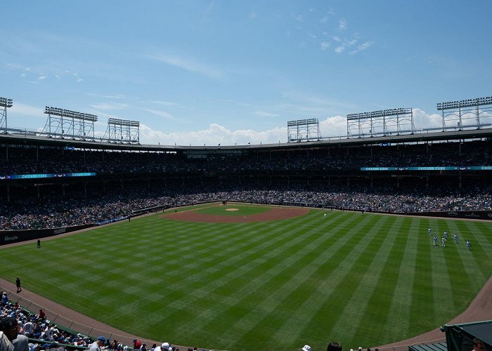 Stadion Center Shopping Centre Wrigley Field Information Guide | Chicago Cubs photo