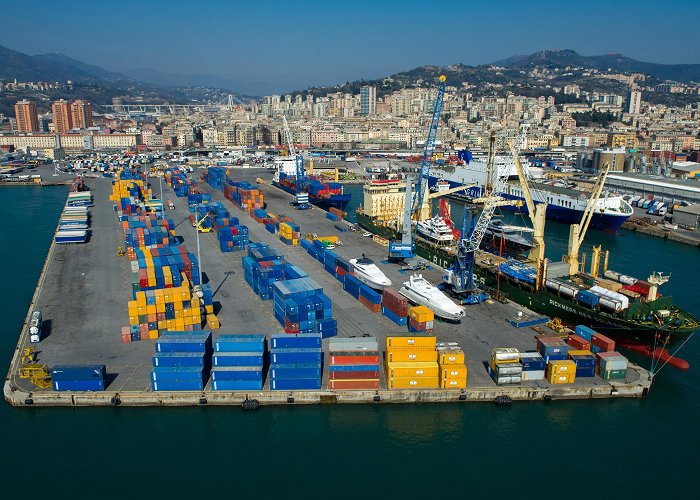 Port of Genoa The Port of Genoa - Issuu photo