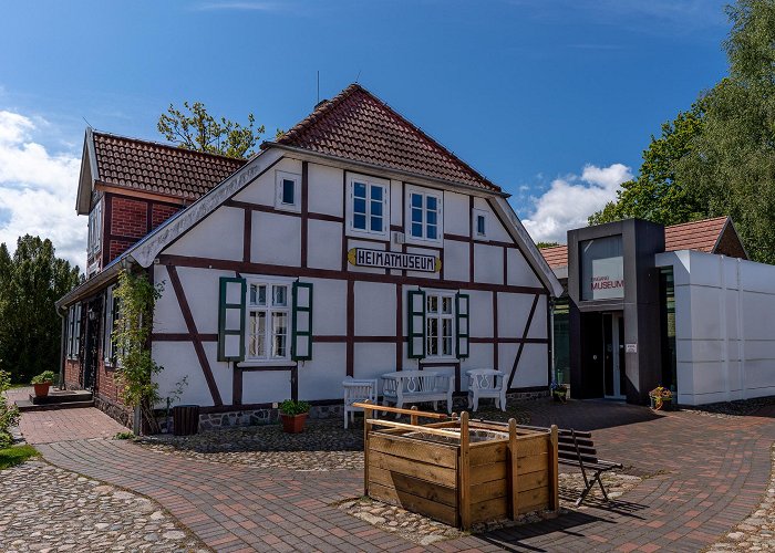 Heimatmuseum Heimatmuseum mit Museumshof | Zingst.de photo