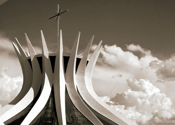 Brasilia Art Museum Metropolitan Cathedral, Brasilia - Oscar Niemeyer | Arquitectura Viva photo