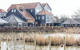 Oyster Fleet Hotel Canvey Island Exterior photo